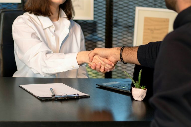 Como se preparar para uma entrevista de emprego: 4 passos antes da conversa com o RH